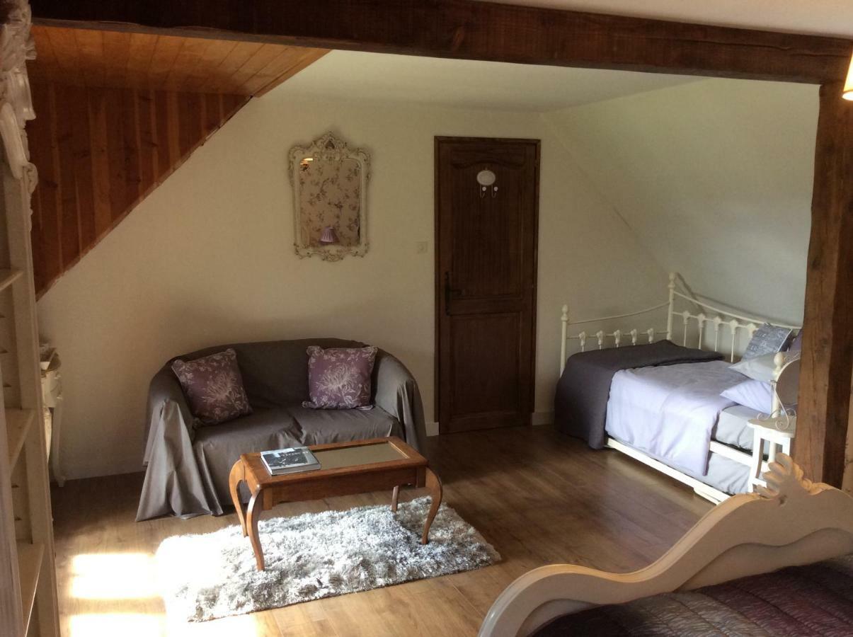 Spruce Lake Sauviat-sur-Vige Exterior foto